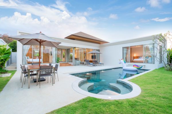 Pool Deck Pouring in Spanish Fork